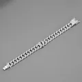 Dettaglio del bracciale Cuban Link con diamanti, ciondolo a cuore infranto e fibbia sicura - Stile Braccialetto (18cm) / Argento