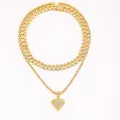 Detalle de collar hip-hop chapado en oro multicapa con colgante de diamante brillo - Colgante Dorado + Cadena de Tenis + Eslabón Cubano