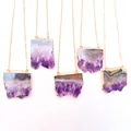 Makroansicht von Amethyst-Anhängern mit vergoldeten Kanten und natürlicher Kristallstruktur - Amethyst Scheibe Anhänger Nur (Ohne Kette)