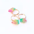 Anillos artesanales envueltos en hilo dorado con piedras de cristal natural de colores - Cristal multicolor