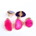 Set mit fünf böhmischen Naturachat-Scheibenringen mit verstellbarer Vergoldung - Fuchsia