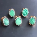 Ensemble de cinq bagues dorées vintage avec pierres druzy vertes et halos de strass - Ouvert Réglable / Vert Aléatoire
