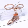 Roségoldener Segelschuh Schlüsselanhänger mit Strasssteinen und Karabinerverschluss - Segeltuchschuh-Stil / Roségold