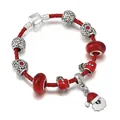 Bracciale natalizio in pelle rossa intrecciata con ciondolo Babbo Natale e perline - Stile Babbo Natale Smalto (Stile Sei)
