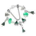 Bracciale con ciondoli albero di Natale con perline verdi e pendenti in argento - 16cm / Modello due