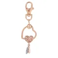 Porte-clés cœur or rose avec pendentifs ailes d'ange et plumes sur fond blanc neutre - Style Pendentif Plume Multicolore (K04)