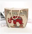 Detail der Elefantenstickerei und des THAILAND-Schriftzugs auf einem Canvas-Shopper - Exklusive Steuern / Buchstaben Elefant Stil