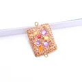 Dettaglio macro del connettore rettangolare bohémien con pietre colorate e strass luccicanti - Stile Pietra Irregolare Bohemienne (6)