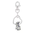 Détail d'un cadre cœur argenté avec breloques lune en zircon bleu et étoiles sur mousqueton - Style Étoile Lune Bleu Foncé (K24)