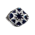 Perle carrée en argent avec émail bleu foncé et motifs floraux de flocons de neige - Style Carré Flocon de Neige Bleu