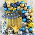 Set compleanno blu navy e oro con arco di palloncini, corona e tenda a frange - Combinazione Catena di Palloncini Blu Oro