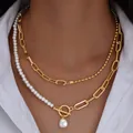 Collar de tres capas dorado con perlas, cierre de palanca y colgante de perla barroca - Collar / Estilo Clip Perla Barroca Cierre OT (6613701HB)