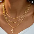 Conjunto de tres collares dorados con colgante de cruz y cristales usado por modelo - Collar / Estilo de Capas Cruz (6624401HB)