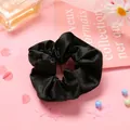 Chouchou classique en satin noir effet soie pour coiffure queue de cheval pour femmes - Noir