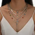 Juego de collares plateados en capas con colgantes de corazón y gemas de colores en modelo - Estilo de 4 Capas Corazón Piedras Coloridas Perla Plateado (6589202HB)