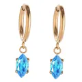 Dettaglio orecchini pendenti in acciaio dorato 18K con zircone blu taglio marquise - Stile Zirconia Blu Chiaro (E0084-2)