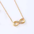 Collar de signo infinito en acabado dorado con micro-pavé de circonitas de 0,1 quilates - Estilo 4 Piedras (N0075)