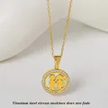 Gouden titanium stalen ketting met jongen en meisje hanger met zirkoon - Goud Figuren (N0418G)