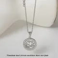 Zilveren titaniumstalen ketting met holle lotus hanger en zirkonia steentjes - Zilver Heilige Lotus (N0419S)