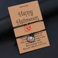 Halloween Kürbis Geist geflochtene Armbänder Set auf Karton mit schwarzer Kordel - Zaubererhut Kürbis Stil(6280001HB)