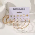 Set di 6 paia di orecchini boho dorati con perle bianche e perni a forma di fiore - Stile Corda Attorcigliata Oro Perla Artificiale (5119902)