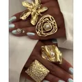 Goldenes Blumen und abstrakte Perlenring Set mit strukturierter Metalloberfläche - Gold Übertriebenes Perle Ring Set (6393001HB)