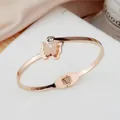 Elegante bracciale rigido a farfalla oro rosa con zircone lucido e ali smerigliate - Bracciale rigido