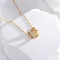 Elegante collana dorata con ciondolo a cilindro numeri romani e pietre di zirconi - Stile Triplo Anello Romano Strass / Oro