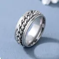 Anello da uomo rotante con catena in acciaio al titanio e finitura lucida a specchio - US 6 / Colore acciaio