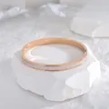 Bracciale rigido in acciaio al titanio placcato oro rosa 18K con inserti rosa - Oro Rosa (Cristallo Bianco/Rosa)