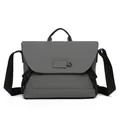 Borsa a tracolla moderna grigio scuro di grande capacità con cinghie nere regolabili - Grigio