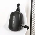 Zaino monospalla rigido nero in fibra di carbonio con blocco antifurto e porta USB - Nero
