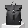 Zaino roll-top nero opaco impermeabile minimalista con fibbia industriale da uomo - Nero