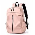 Zaino street style rosa chiaro con finitura opaca impermeabile e spallacci neri a rete - rosa gomma