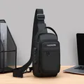 Bandolera antirrobo impermeable con candado de combinación y puerto USB para hombre - Negro