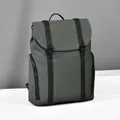Sac à dos homme minimaliste vert olive avec sangles noires et finition mate imperméable - Vert