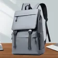 Mochila gris impermeable para portátil con cierre de solapa y hebillas ajustables - Gris