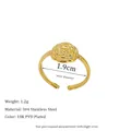 Macro shot of 18K PVD gold plated 304 stainless steel ring with floral engravings - Exquisite Floral Style (MSR0171)