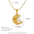 Collana in acciaio al titanio placcato oro 18K PVD con luna cava e perla - Stile Perla Mezzaluna Vuota (MSNK0338-PJ7)