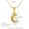 Collana in acciaio al titanio con ciondolo a perla e catena a serpente placcata oro 18K - Stile Perla Semi-Avvolto (MSNK0338-PJ20)
