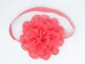 Bandeau bébé rose corail avec fleur en dentelle découpée au laser et élastique - Rouge pastèque