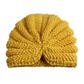 Gorro de punto para bebé en color amarillo brillante con nudo decorativo y diseño suave - Amarillo
