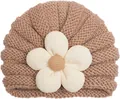 Trama in maglia dettagliata di un berretto per neonati con grande fiore 3D beige - Kaki