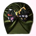 Halloween Baby Turban Mütze aus grünem Samt mit Fledermausflügeln und Totenkopf Schleife - Dunkelgrün