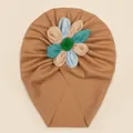 Bonnet bébé côtelé marron doux avec décoration florale multicolore et bouton vert - Café