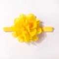 Dettaglio fascia per neonati con fiore in chiffon giallo a strati e morbido elastico largo - Giallo