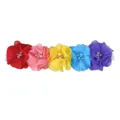 Bandeaux bébé avec cinq fleurs en mousseline colorées et perles sur fond blanc - Modèle Floral à Cinq Couleurs (X-23079)