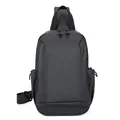 Minimalistische schwarze wasserfeste Business-Brusttasche mit verstellbarem Gurt - Schwarz