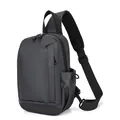 Schwarze Brusttasche für Herren aus wasserfestem Stoff mit atmungsaktivem Gurt - Grau