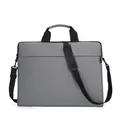 Schlanke 15,6 Zoll Laptop-Tasche aus grauem Oxford-Stoff mit schwarzem Schultergurt - US 13 / Grau